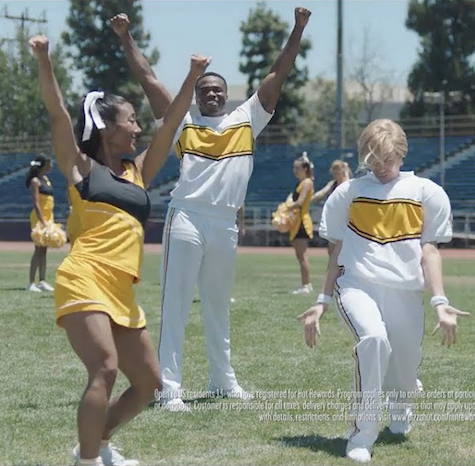 Donnabella Mortel + Kristen Wiig + Pizza Hut Hut Rewards Donnabella Mortel Cheers with Kristen Wigg in Pizza Hut's new Huts Rewards Campaign